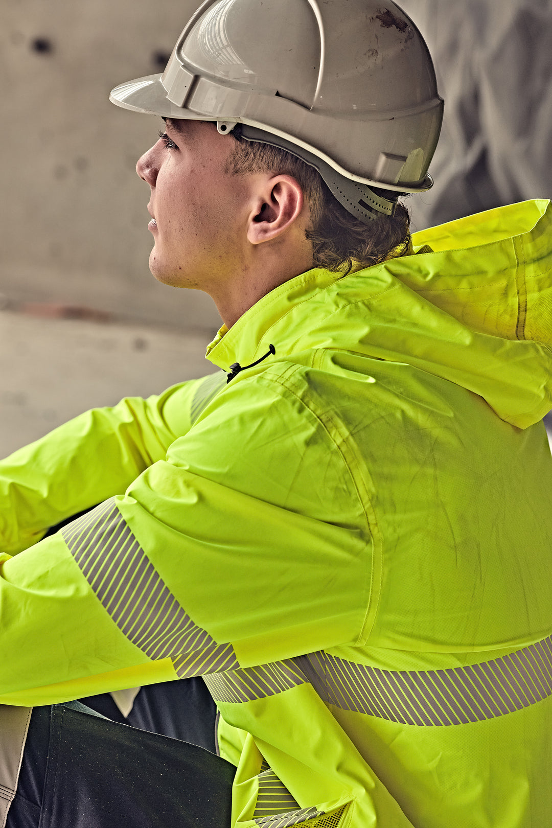 Syzmik ZJ560 Unisex Super Light Segmented Tape Packable Rain Jacket