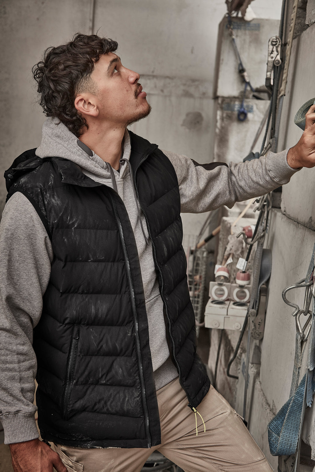 Syzmik ZV245 Unisex Streetworx Hooded Puffer Vest